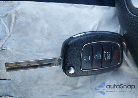 2017 Hyundai Santa Fe Se from USA, damaged, VIN KM8SMDHF1HU166735